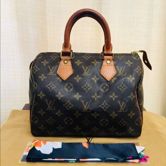 Louis Vuitton Handbags - 💯% Authentic LV classic speedy 25